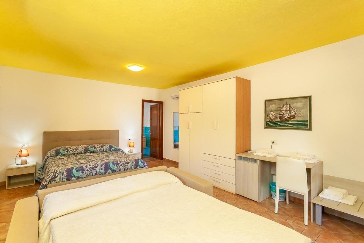 B&B Pettirosso Garden San Teodoro  Exterior photo